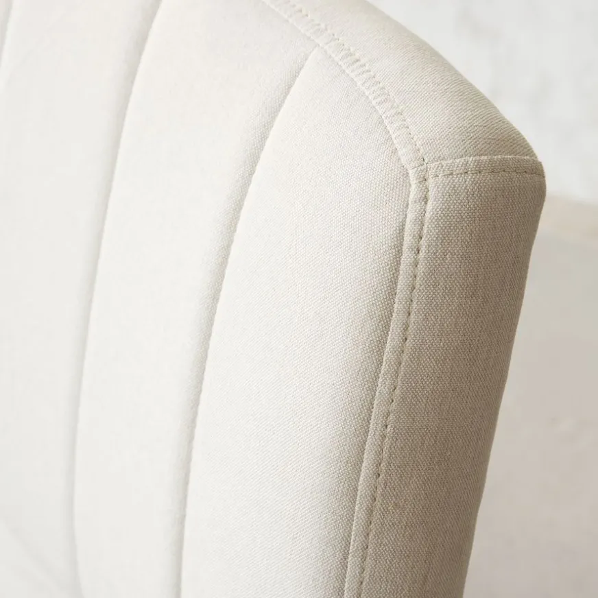 Banak Aiko Chaise de bureau rembourrée beige avec accoudoirs et roulettes