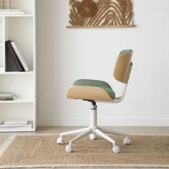 Banak Haru Chaise de bureau rembourrée en vert avec bois et roulettes