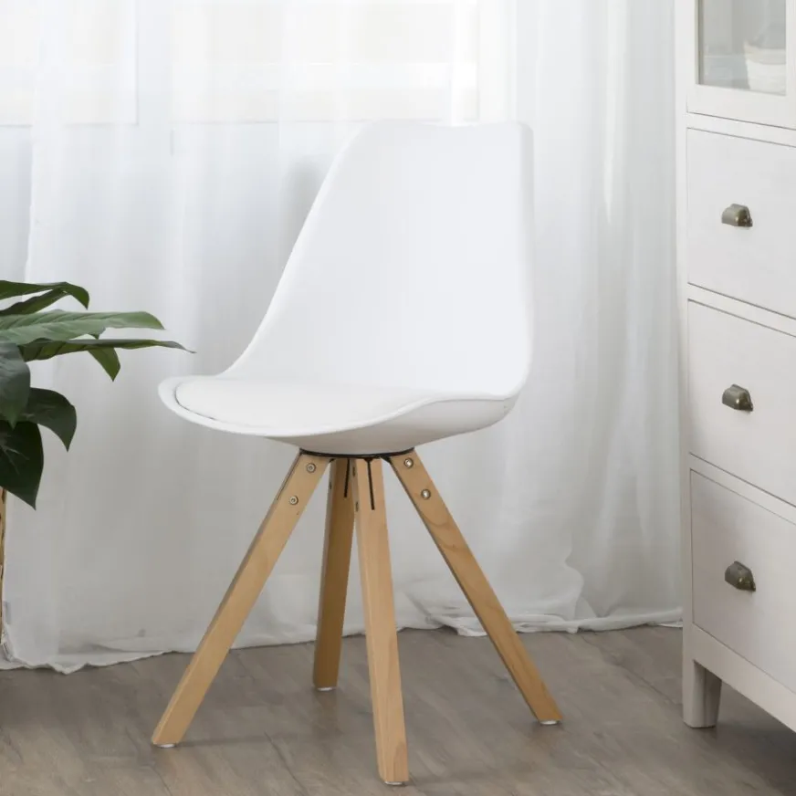 Banak Hasa Chaise blanche