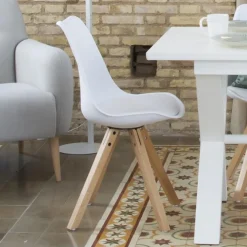 Banak Hasa Chaise blanche