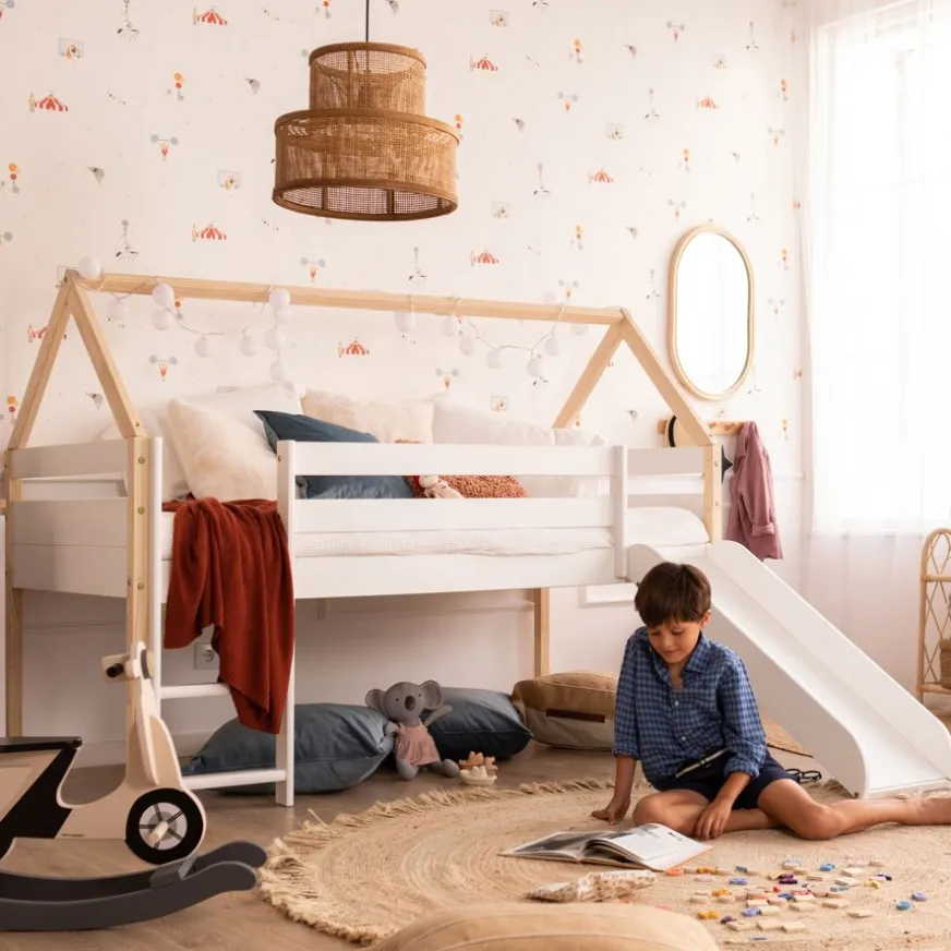 Enfant Banak Haus Cama alta con tobogán para colchón de 90x190 lacada en blanco y natural