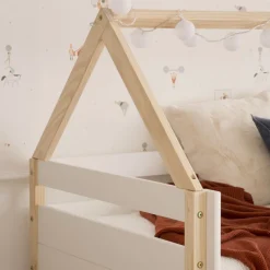 Enfant Banak Haus Cama alta con tobogán para colchón de 90x190 lacada en blanco y natural