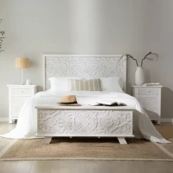 Banak Indira Table de nuit blanche en bois massif sculpté de manguier