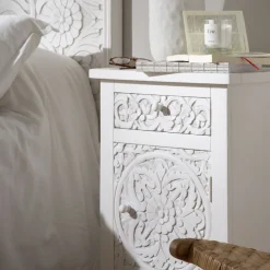 Banak Indira Table de nuit blanche en bois massif sculpté de manguier