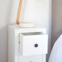 Banak Khai Table de chevet étroite en bois laqué blanc