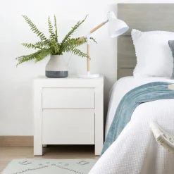 Banak Liland Table de chevet laqué en blanc