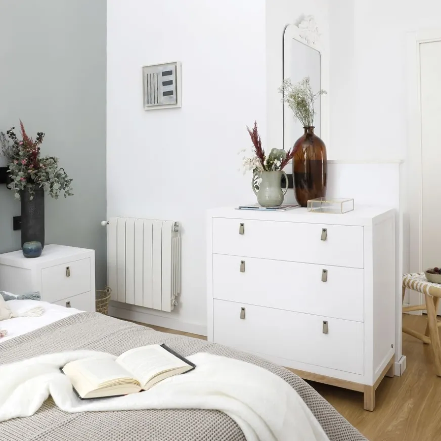 Enfant Banak Milos Commode en bois blanc et naturel