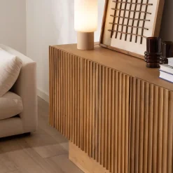 Banak Nolan Aparador de madera maciza de mango