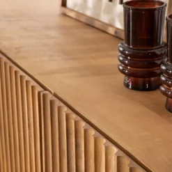 Banak Nolan Aparador de madera maciza de mango