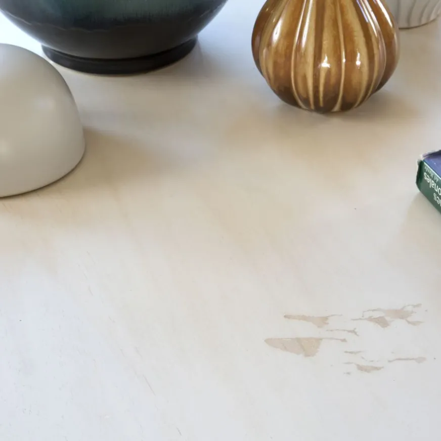 Banak Soho Table basse en bois massif carrée en blanc décapé