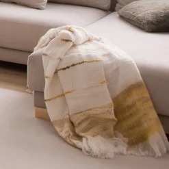 Banak Tamas Plaid de 130x170 en matériau acrylique.