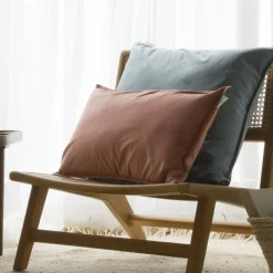 Banak Vela Coussin décoratif en velours pour canapé de couleur brique